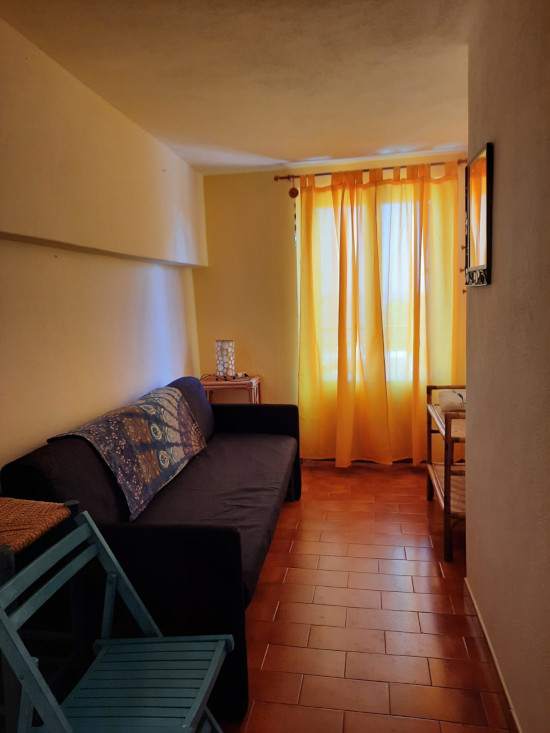 immagine della camera con arredi etnici